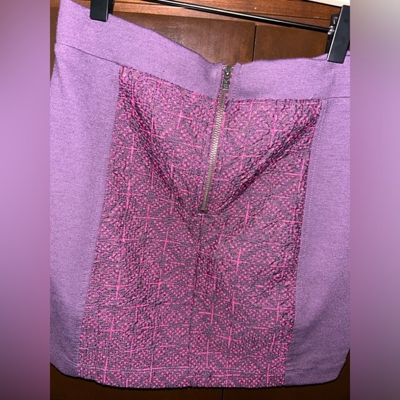 American Eagle Mini Printed Pencil Skirt Purple Pink 4 Twee - Picture 3 of 4